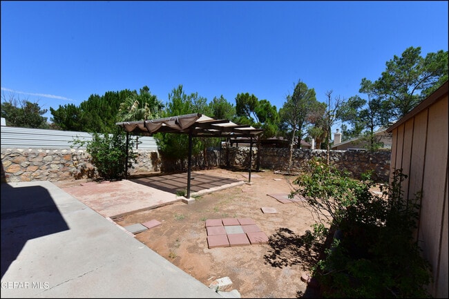 Building Photo - 12121 Tower Hill Dr
