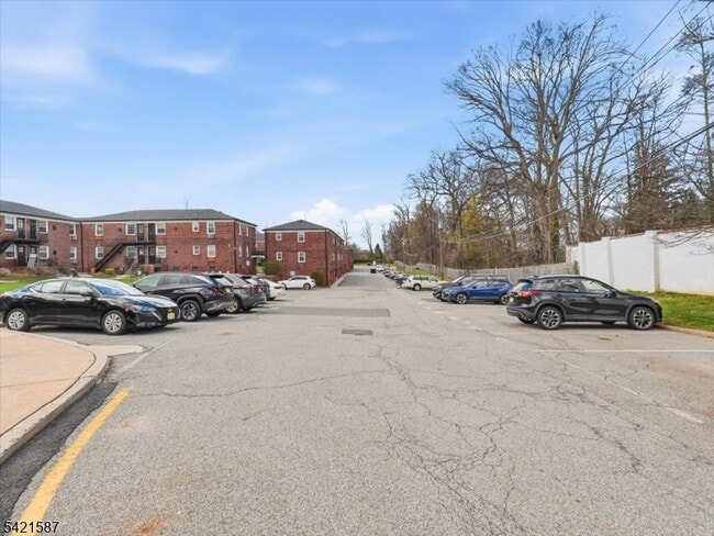 Building Photo - 115 Pitney Pl