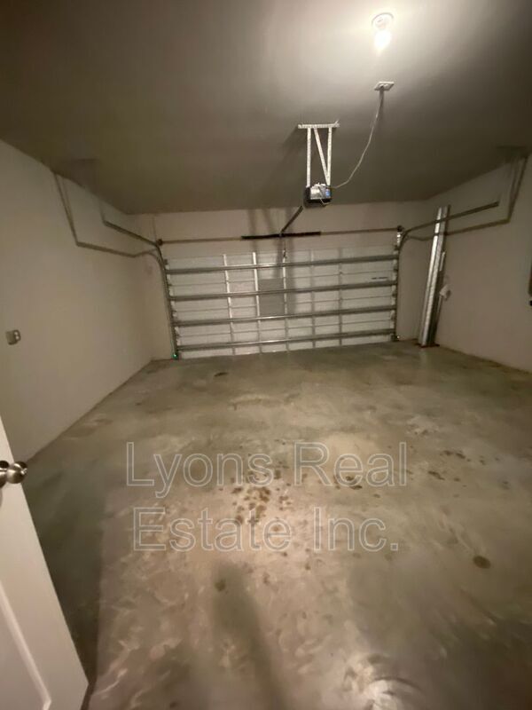 Building Photo - 5625 Abelman Rd