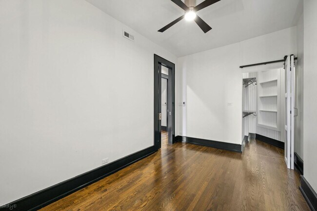 Building Photo - 3513 N Sheffield Ave
