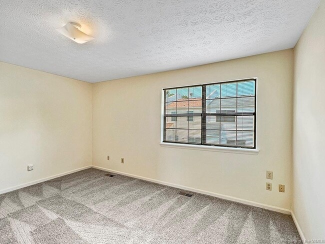 Building Photo - 5 Harpoon Ct