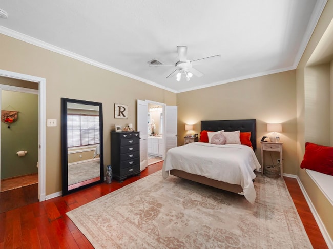 Building Photo - Welcome to Bay Glen!