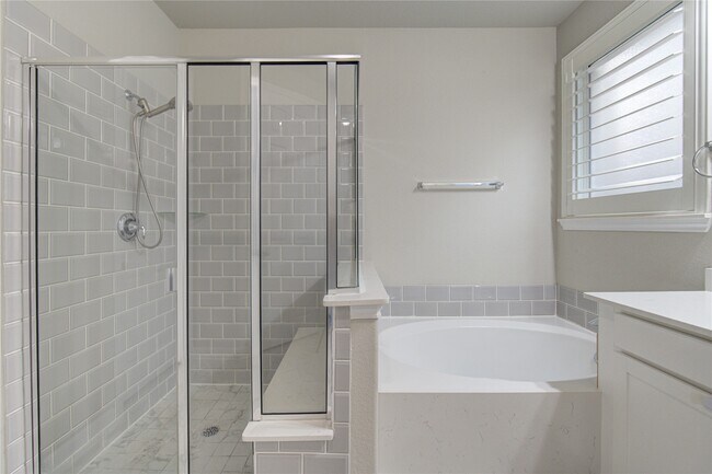 Building Photo - 28918 Woods Rose Ct