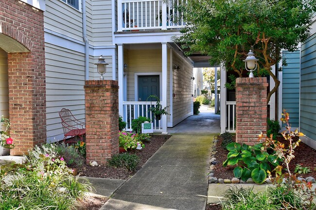 Building Photo - FOR RENT - NORFOLK!