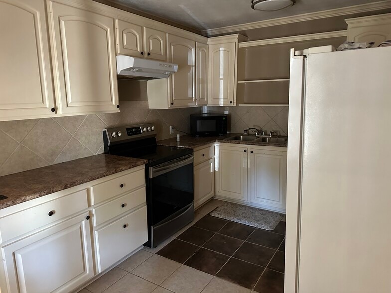 Building Photo - 1101 Monroe St