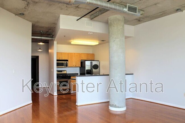 Building Photo - 115 W Peachtree Pl NW