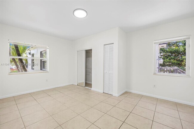 Building Photo - 575 NE 82nd St