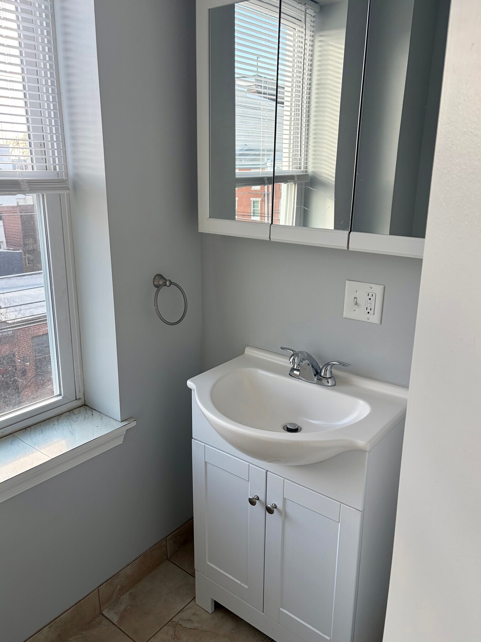 Building Photo - 1410 E Moyamensing Ave