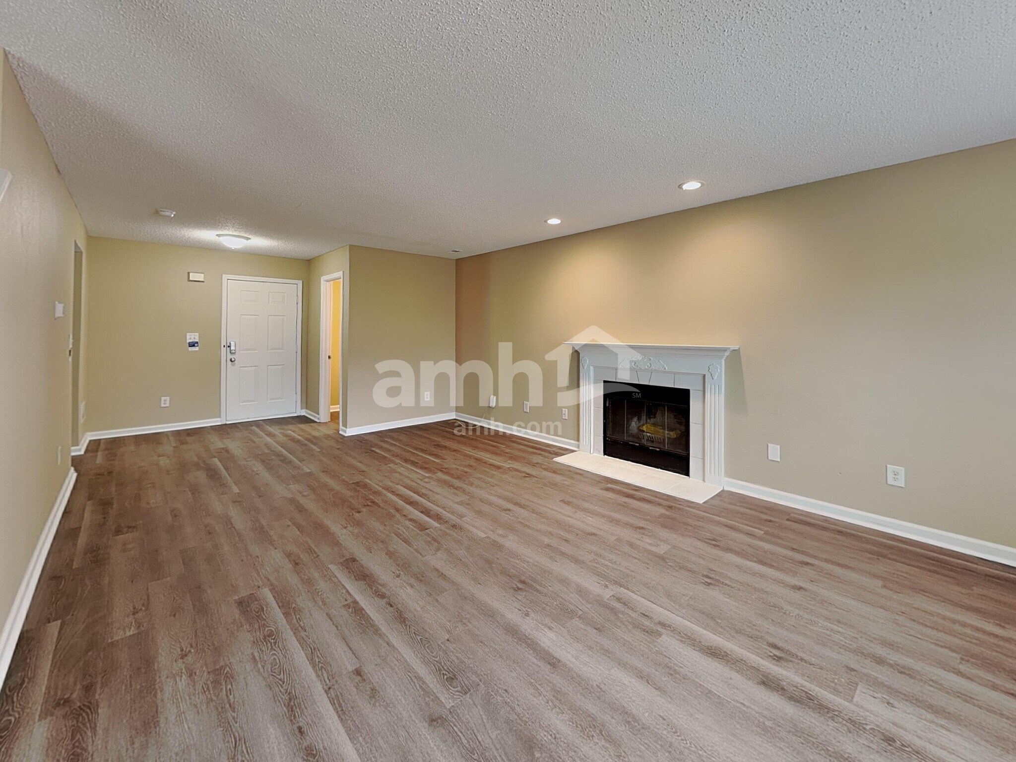 Building Photo - 635 Cloverfield Ln