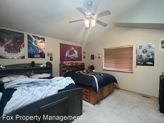 Building Photo - 3 br, 3 bath House - 6500 Stagecoach Avenue