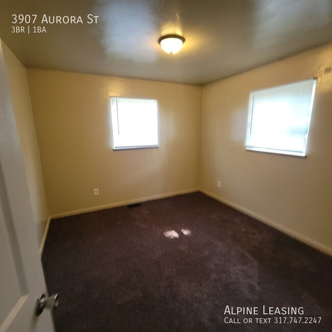Building Photo - 3907 Aurora St