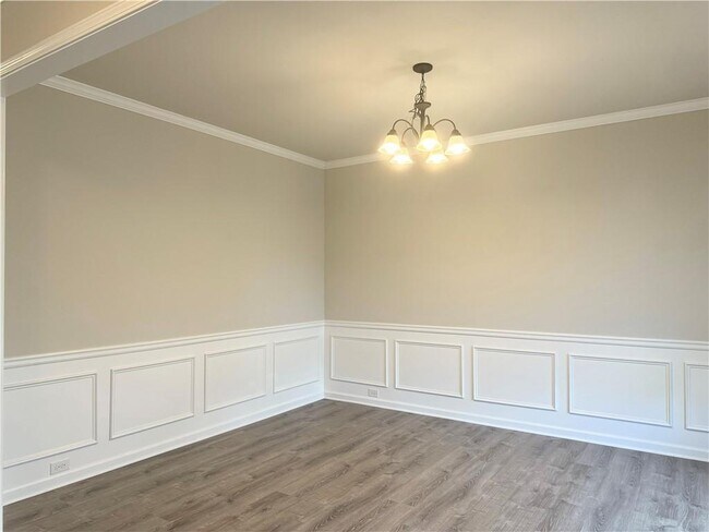 Building Photo - 2887 Regal Park Ct