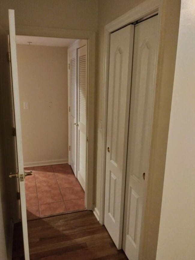 Building Photo - Luxury to Love