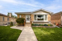 Building Photo - 1906 N 75th Ct