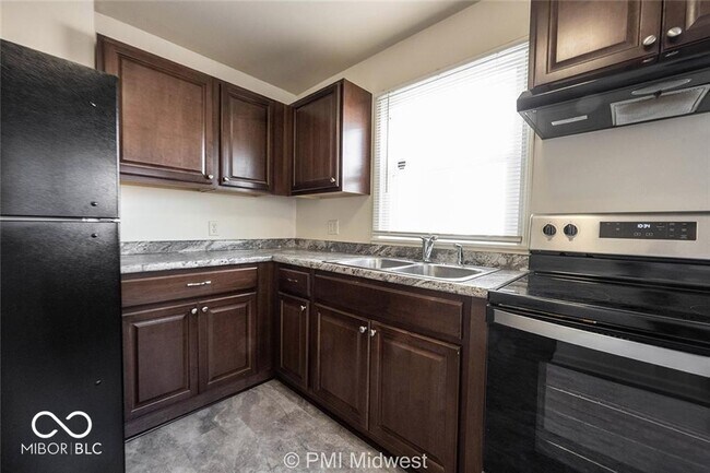 Building Photo - 264 N Holmes Ave