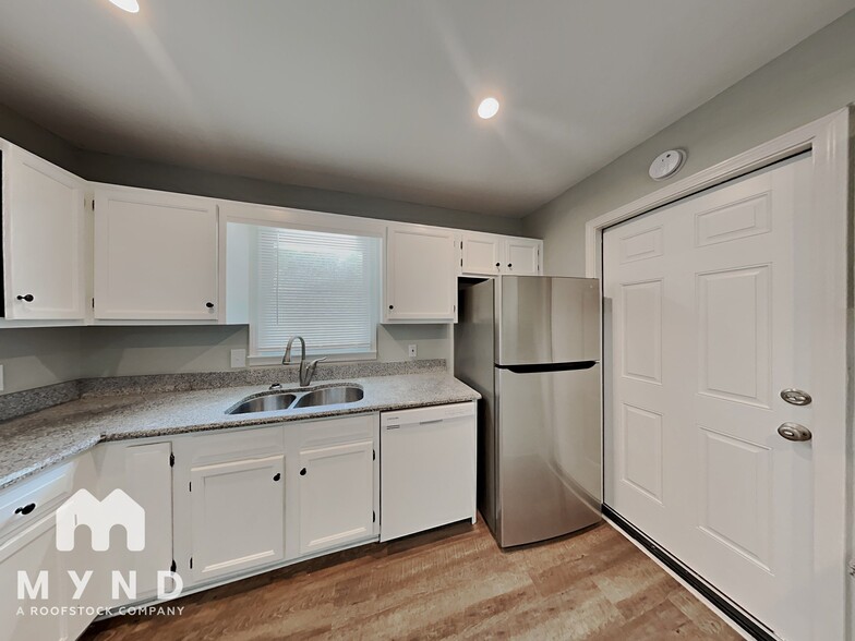 Building Photo - 55 Pilgrim Way