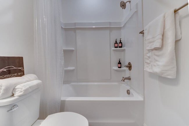 Building Photo - 4016 Bunker Dr