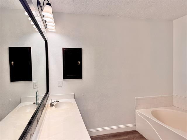 Building Photo - 201 Yosemite Dr