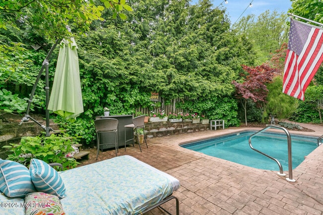 Building Photo - 85 Valley Ave