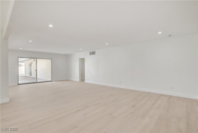 Building Photo - 3962 Euclid St