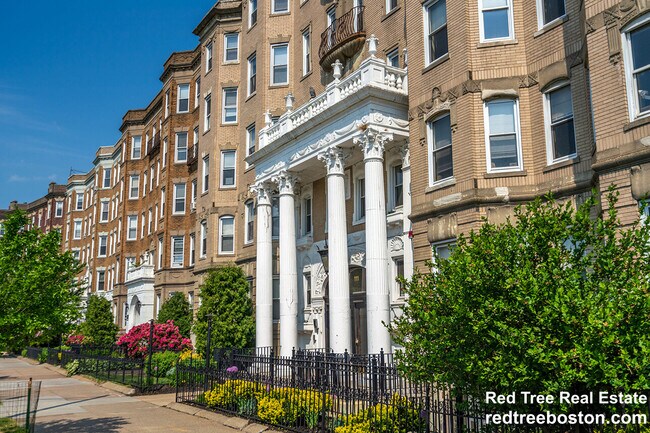Building Photo - 111 Park Dr