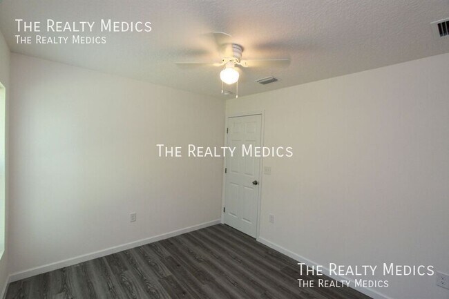 Building Photo - 978 Gulfport Rd SE