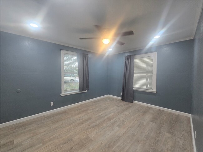 Building Photo - 1905 Oleander