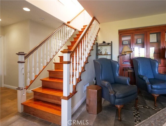 Building Photo - 345 Palos Verdes Dr W