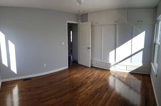 Building Photo - Old Southwest Reno home 3 Bed 2 Bath 1 car...