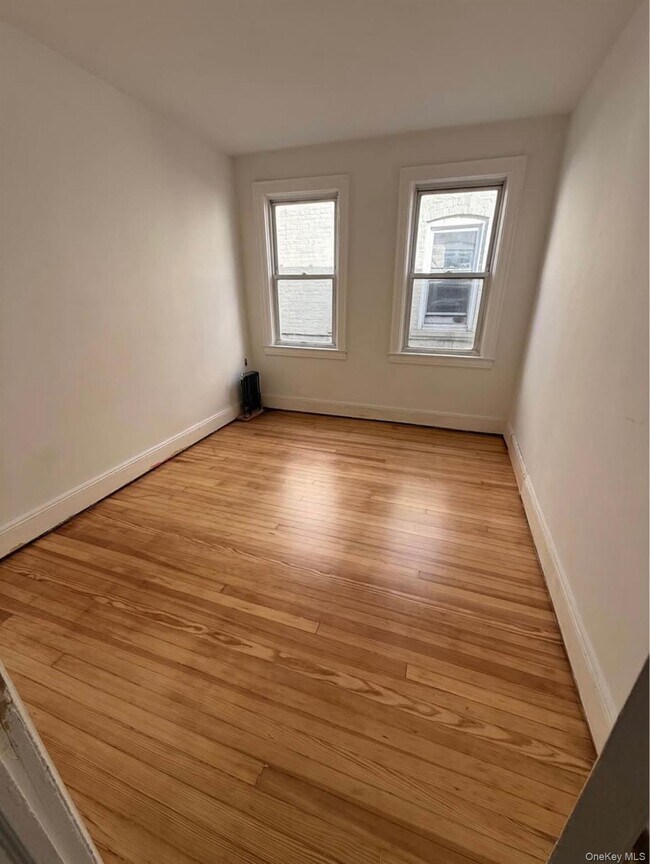 Building Photo - 81-16 Dongan Ave