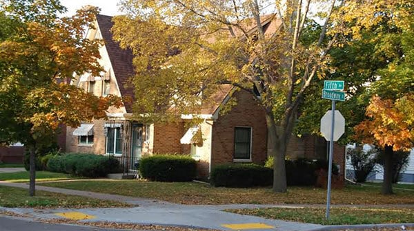 Building Photo - 418 5th Ave