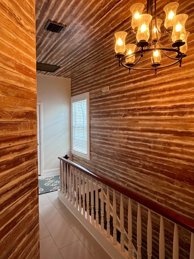 Hallway - 828 White St