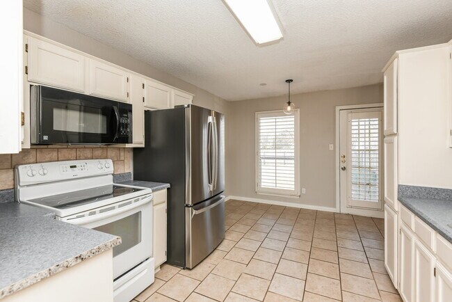 Building Photo - 4079 Tulip Tree Dr