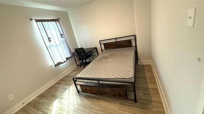 Building Photo - 4001 Cusco Ln