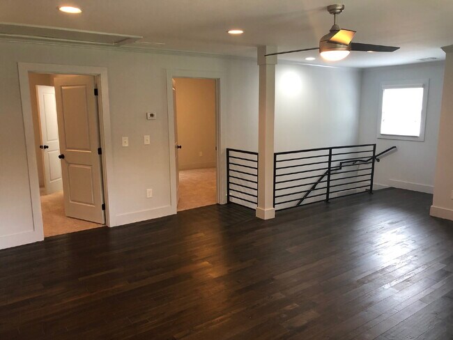 Building Photo - Stunning Renovation in Historic West End – 3 Bed / 2 Bath