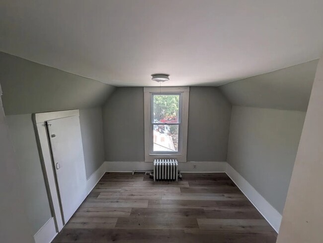 Building Photo - 439 27th St