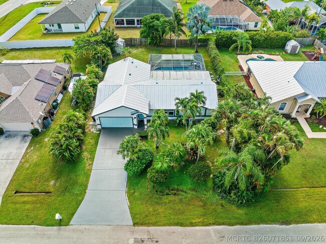 Building Photo - 414 SW Lairo Ave