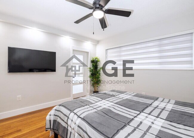 Building Photo - 270 NE 191st St