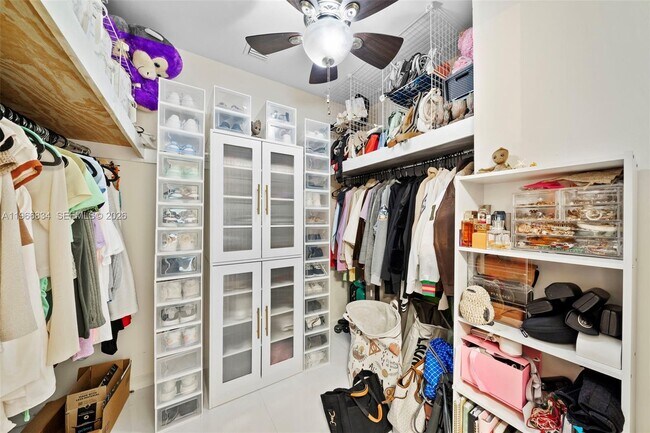 Building Photo - 1330 NE 105th St