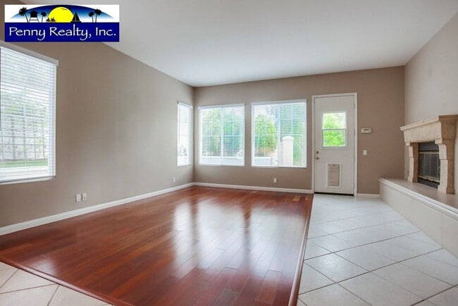 Building Photo - Stunning 4 Bedroom 3.5 Bath Home in the Co...