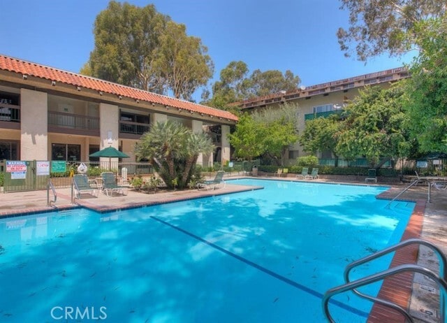 Building Photo - 5460 White Oak Ave