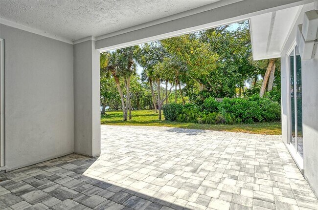 Building Photo - 2800 Casey Key Rd