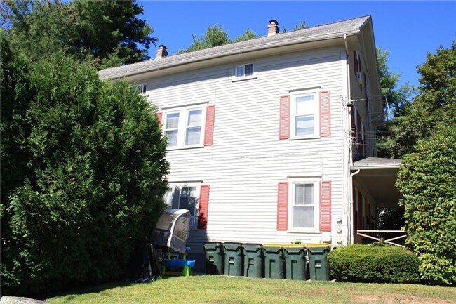Building Photo - 136 Church St