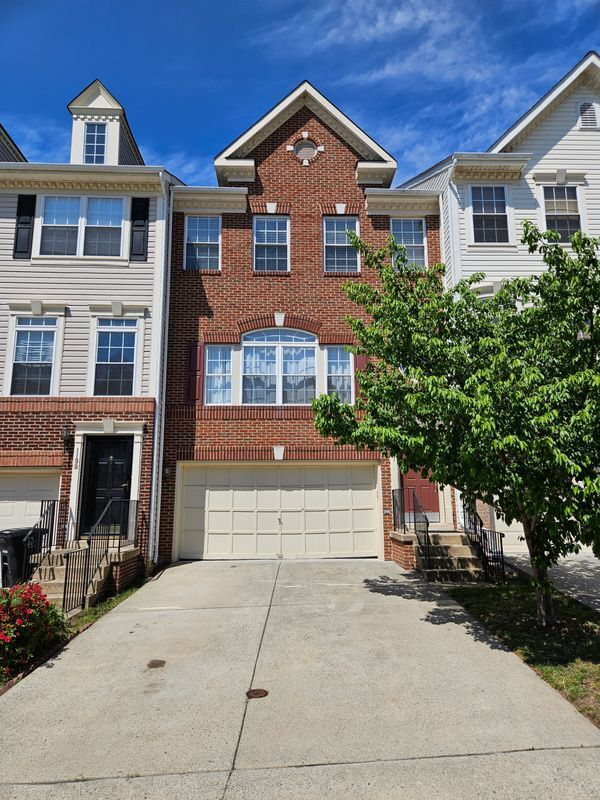 Building Photo - 1201 Cambria Terrace NE
