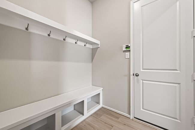 Building Photo - 2406 Pear Blossom Ln