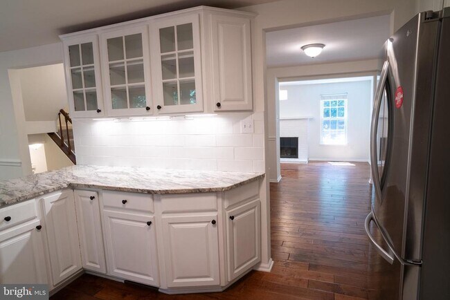 Building Photo - 10100 Walnut Wood Ct