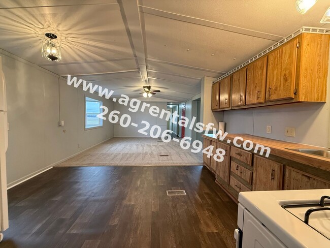 Building Photo - 3 Bedroom Mobile Home for Rent