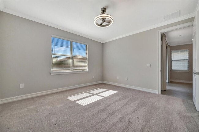 Building Photo - 3Bed/2Bath in Gated Community of Nokomis + 2-Car Garage