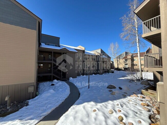 Building Photo - 1555 Shadow Run Ct