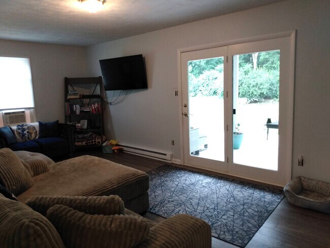 Building Photo - 2860 Fillmore Dr